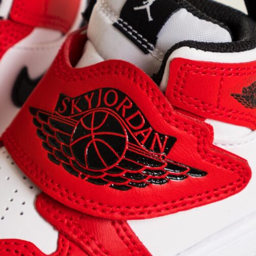 NIKE SKY JORDAN 1 BT BQ7196.106